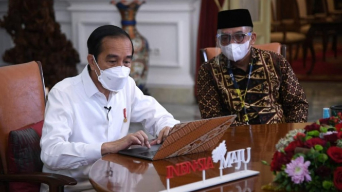 Presiden Jokowi lapor SPT pajak secara online.