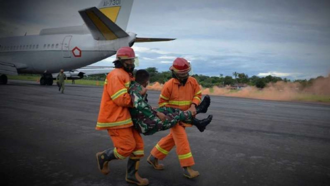 VIVA Militer: Pesawat TNI Boeing pendaratan darurat dalam Sriti Gesit.
