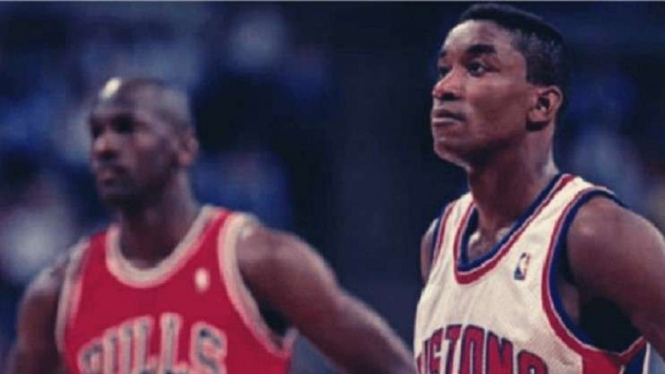 Michael Jordan dan Isiah Thomas