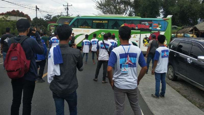 Dua massa bentrok di loaksi KLB Demokrat di Deli Serdang