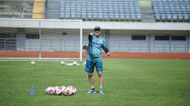 Pelatih Persib Bandung, Robert Rene Alberts.