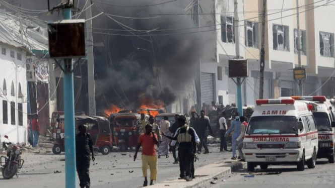 Bom mobil bunuh diri di Somalia menewaskan 20 orang