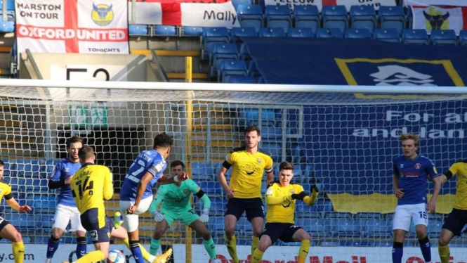 Duel Oxford United vs Charlton Athletic