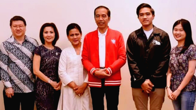 Felicia Tissue bersama Kaesang Pangarep dan Presiden Jokowi