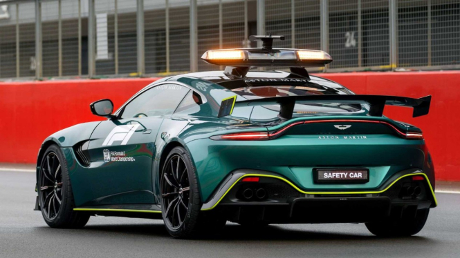 Aston Martin Vantage jadi safety car