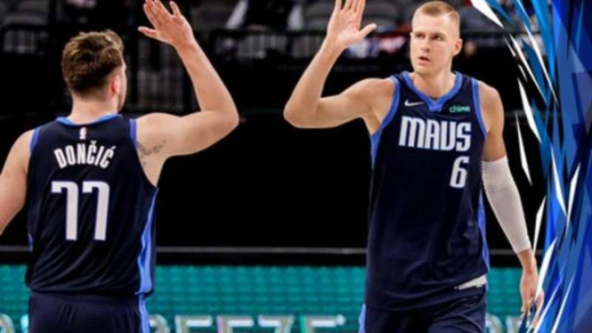 Pemain Dallas Mavericks, Luka Doncic dan Kristaps Porzingis.