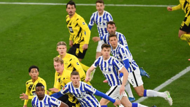 Laga antara Borussia Dortmund versus Hertha Berlin.