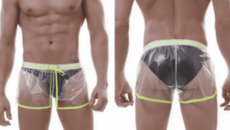 Viral Hot Pants Bahan Plastik Transparan Buat Cowok, Tertarik?