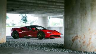 Karyawan Lamborghini Bawa Ferrari, dan Motor Pesaing Vario 160