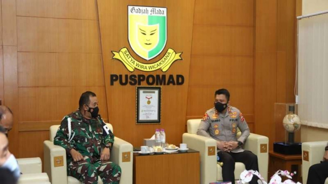 Kadiv Propam Polri Irjen Sambo bertemu Danpuspom AD Letjen TNI Chandra Sukotjo