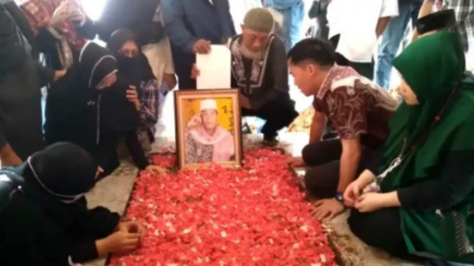 Jenazah Anton Medan dimakamkan di Komplek Pesantren At-Taibin Pondok Rajeg Bogor