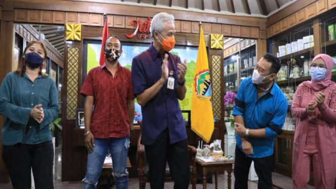 Gubernur Jawa Tengah, Ganjar Pranowo bertemu seniman Jateng