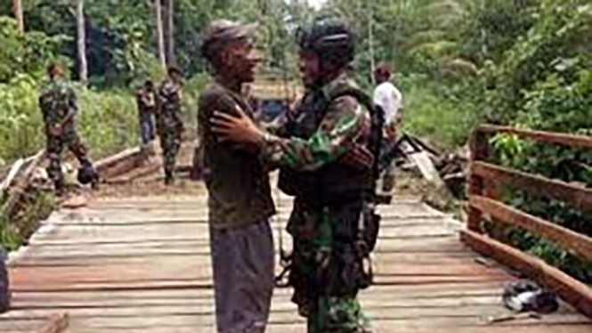 Kepala Suku Dani, Jembatan Murib bersama TNI