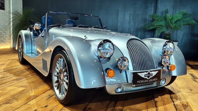 Mobil Morgan Plus Six