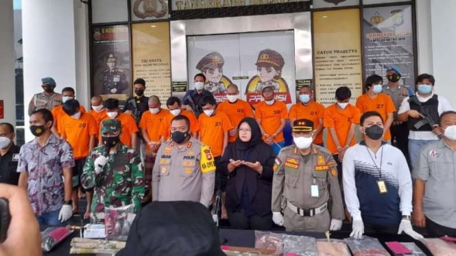 Kepala Polres Tangerang Selatan AKBP Iman Imanudin memberikan penjelasan pers tentang hasil pemeriksaan medis terhadap potongan kaki yang ditemukan warga beberapa hari lalu.