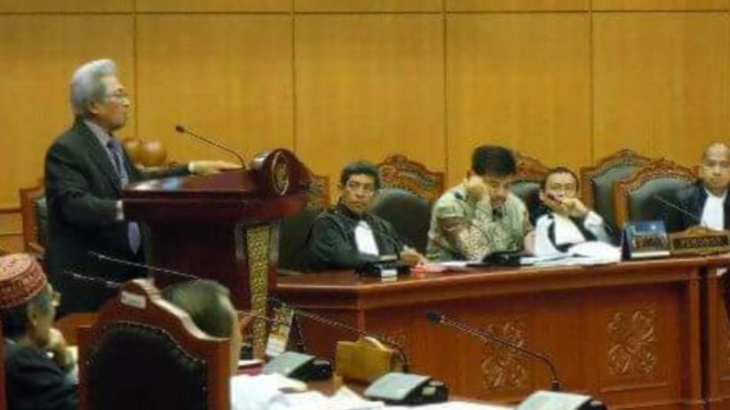 Suasana sidang (foto Nur Terbit)