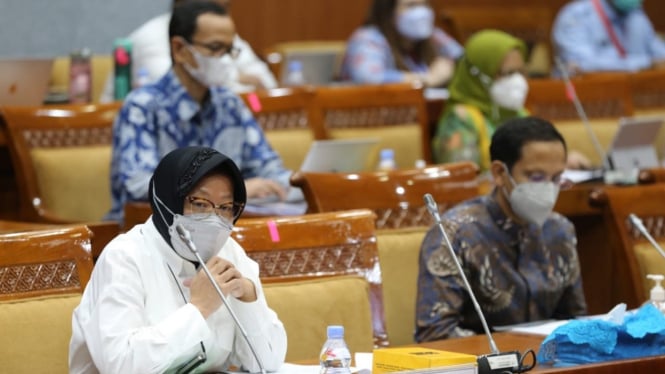 Rapat Kerja dengan Komisi X DPR, Mensos Tri Rismaharini menyampaikan bahwa Kemensos membutuhkan profesi psikologi.