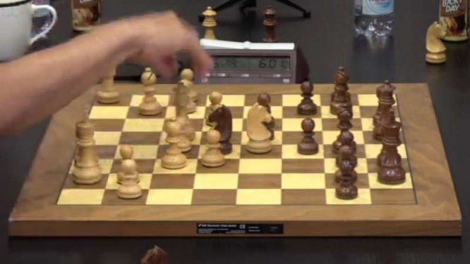 pertandingan catur antara Dewa Kipas dan GM Irene Kharisma iskandar