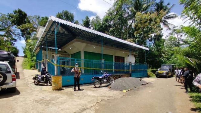 Rumah pelaku pembunuhan ayah kandung di Malang.