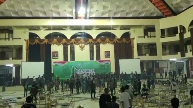 Suasana arena kongres yang dilaporkan ricuh di gedung Islamic Center Surabaya
