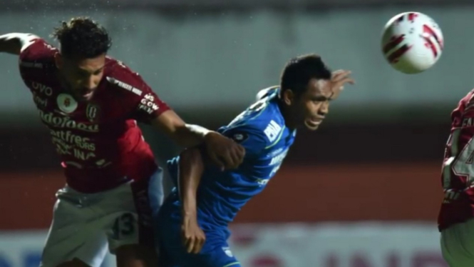 Duel Persib vs Bali United di Piala Menpora 2021. 