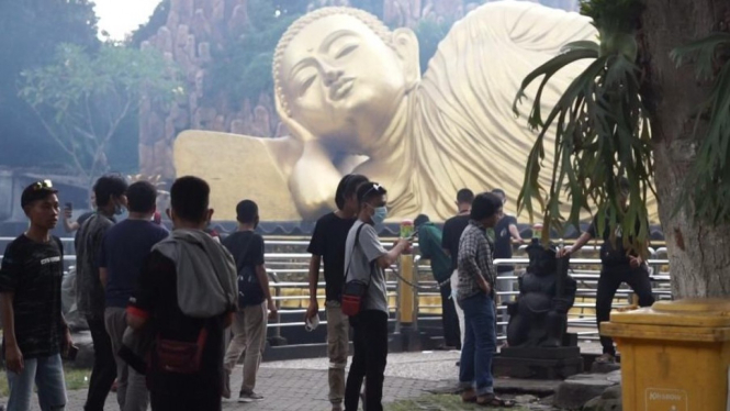 Kader HMI nonpeserta kongres diajak polisi wisata ke patung Buddha tidur.