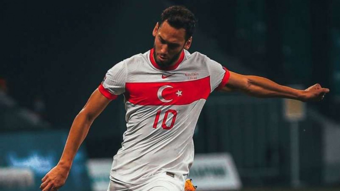 Hakan Calhanoglu