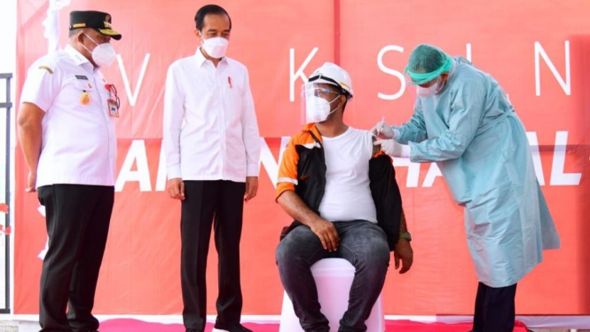 Presiden Jokowi resmikan RS di Ambon dan tinjau pelaksanaan vaksinasi