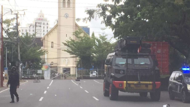 Area lokasi bom bunuh diri di Gereja Katedral, Makassar dijaga ketat