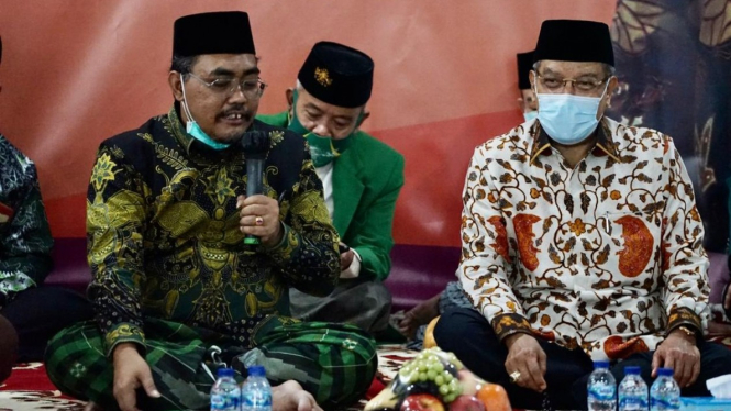 Wakil Ketua Umum PKB Jazilul Fawaid (kiri) bersama eks Ketum PBNU Said Aqil Siradj.