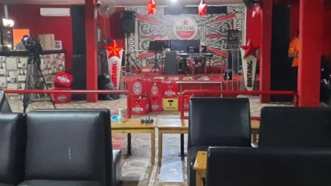 Rekonstruksi pembunuhan 3 orang di Kafe RM Cengkareng