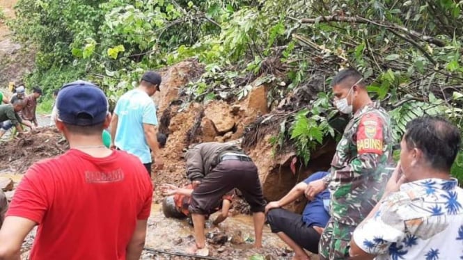 Longsor sebabkan jalan di Kabupaten Kerinci hingga Sumbar terputus