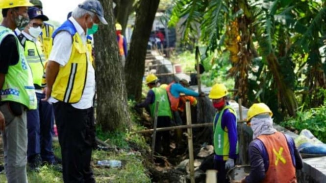 Menteri PUPR, Basuki Hadimuljono, melakukan inspeksi di jalan Pantura Jawa.