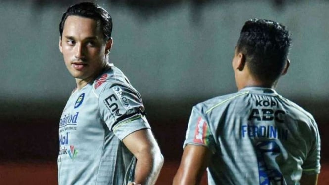 Pemain Persib Bandung, Ezra Walian