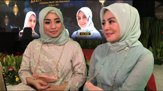 Cici Paramida dan Siti KDI