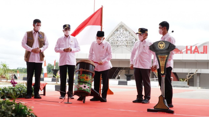 Wakil Presiden Ma'ruf Amin resmikan Bandara Haji Muhammad Sidik di Kalsel