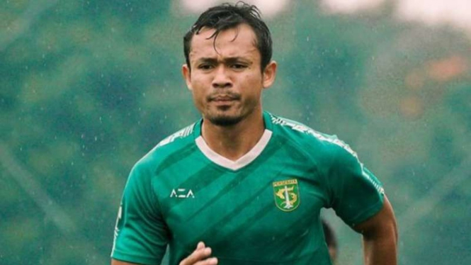 Bek Persebaya Surabaya, Arif Satria.