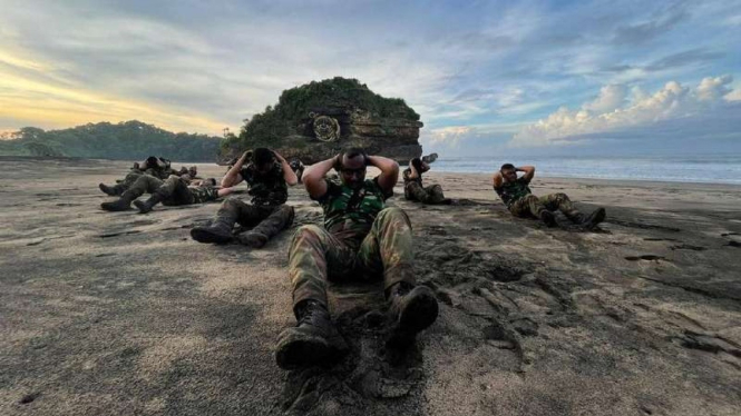 VIVA Militer: TNI AL gelar latihan khusus awak kapal selam