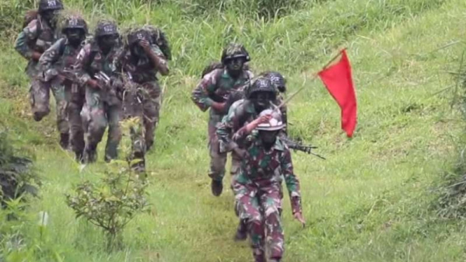 VIVA Militer: Latihan tempur Secaba Korps Wanita TNI Angkatan Darat