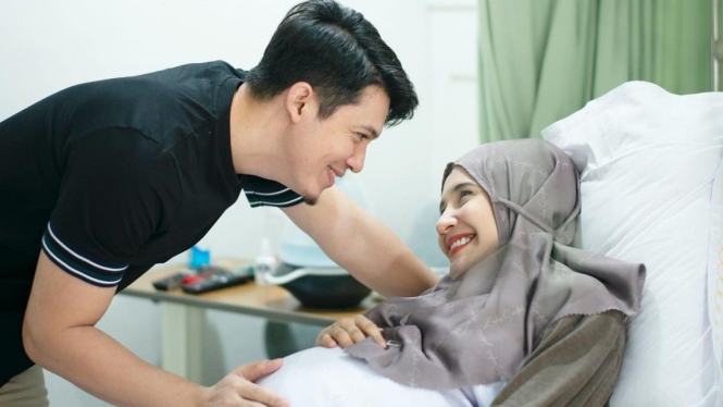 Irwansyah dan Zaskia Sungkar