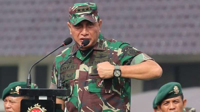 VIVA Militer: Letjen TNI (Purn.) Edy Rahmayadi saat menjabat Pangkostrad