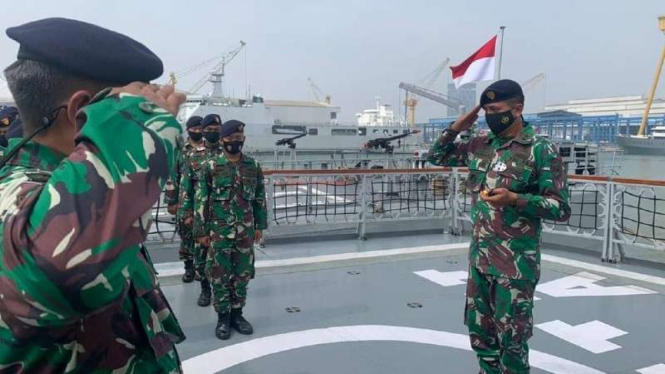 VIVA Militer: Komandan KRI Nala-363 menerima laporan kenaikan pangkat 