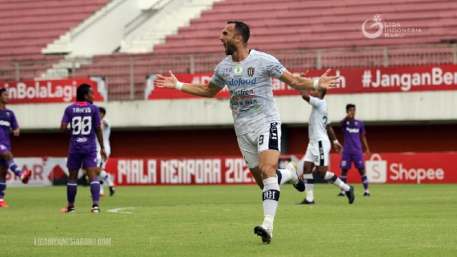 Striker Bali United, Ilija Spasojevic merayakan gol