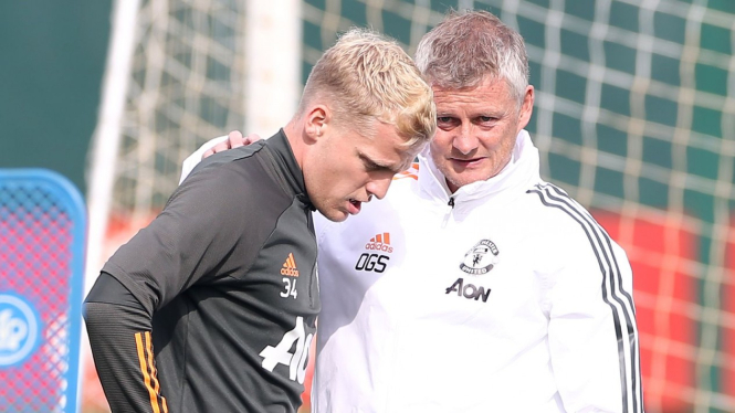 Ole Gunnar Solskjaer dan Donny van de Beek