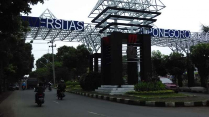 Universitas Diponegoro, Semarang.