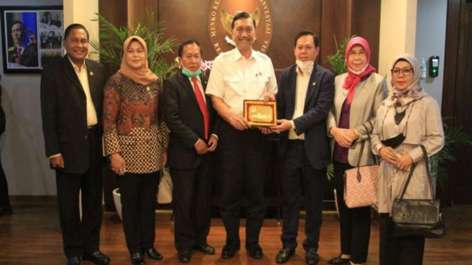 Wakil Ketua DPD RI Sultan B Najamudin bersama Anggota DPD RI temui Menko Maritim