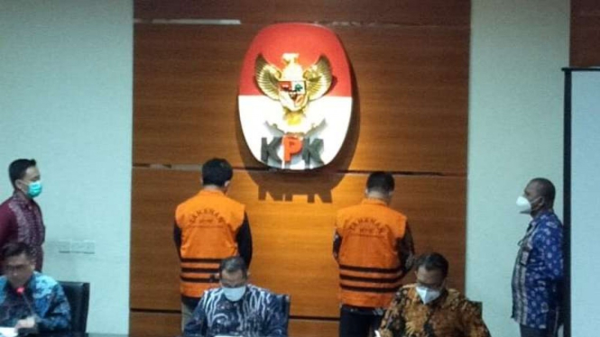 KPK tahan Bupati Bandung Barat Aa Umbara Sutisna dan anaknya