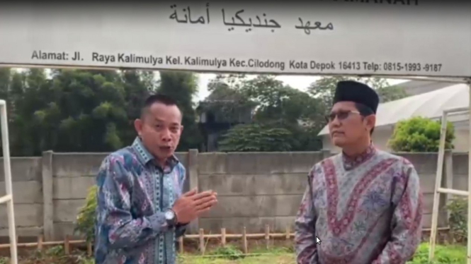 Komisaris Independen PT Pelni Dede Budyarto bertemu dengan Ustaz Cholil Nafis