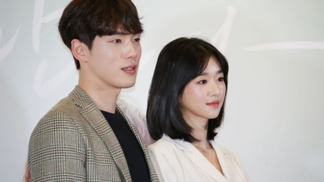 Kim Jung Hyun dan Seo Ye Ji.