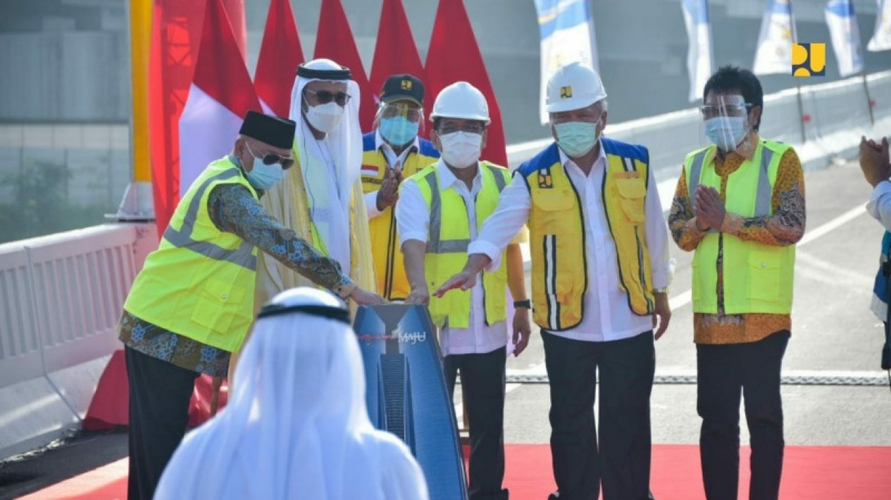 Foto Tol Layang Cikampek Berganti Nama Jadi Jalan Sheikh Mohamed Bin Zayed